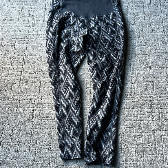 Nike capris - Picture 3 of 3